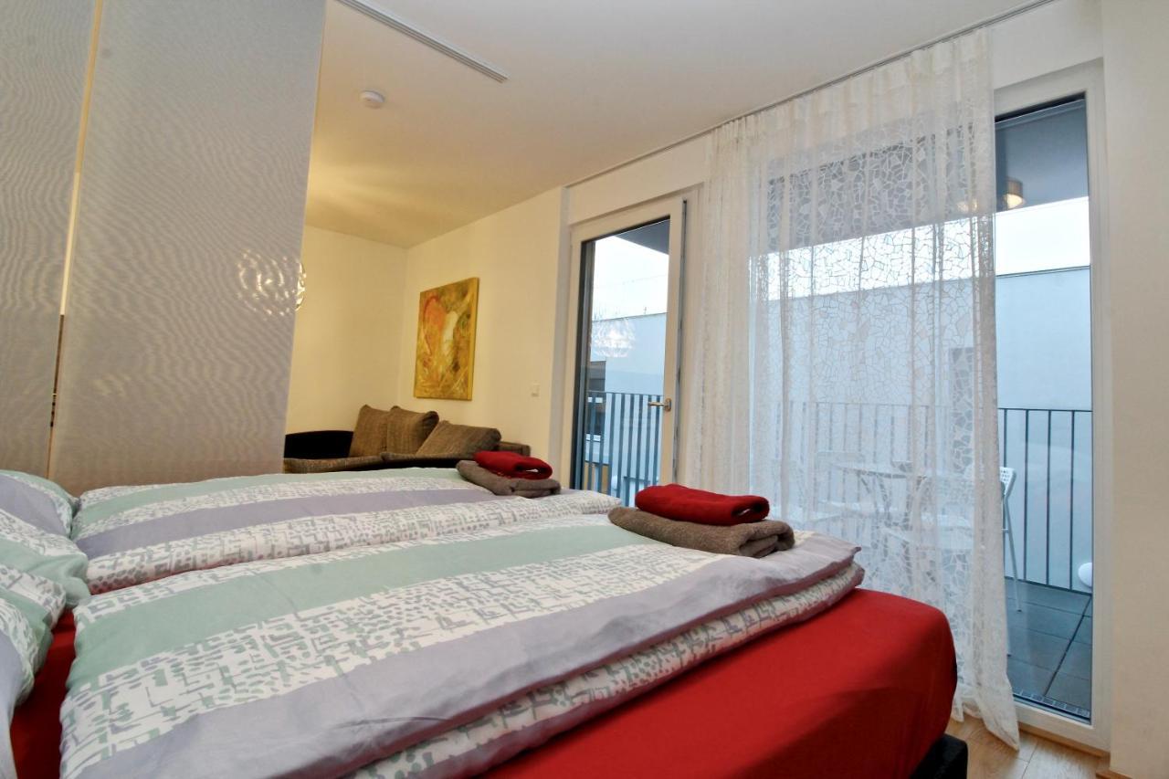 Balcony/Pool/Free Parking Garage Studio Wina Bagian luar foto
