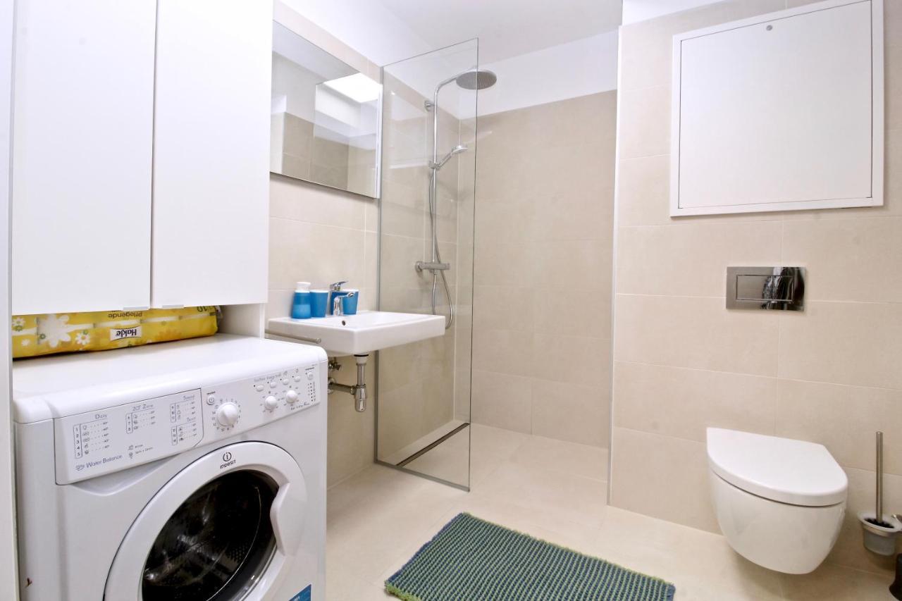 Balcony/Pool/Free Parking Garage Studio Wina Bagian luar foto