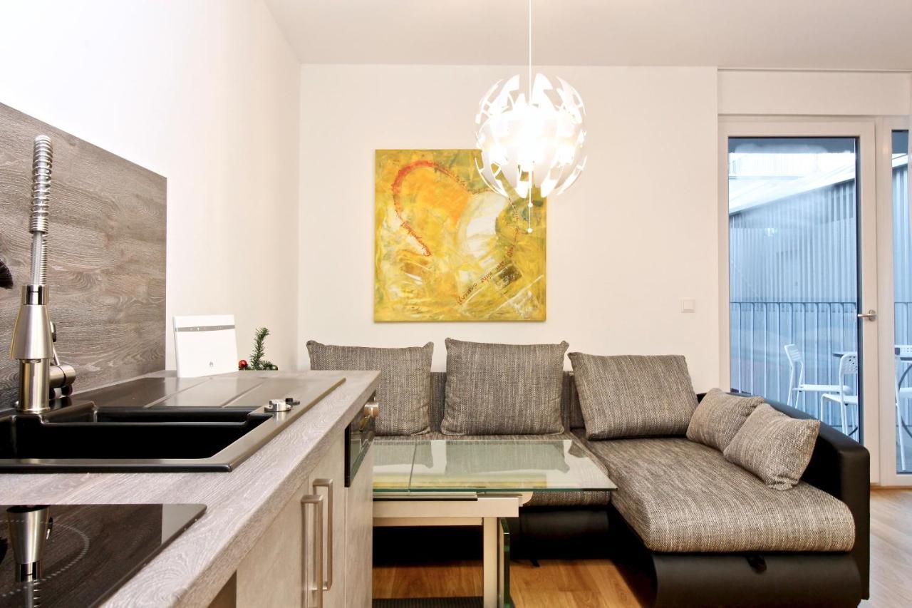 Balcony/Pool/Free Parking Garage Studio Wina Bagian luar foto