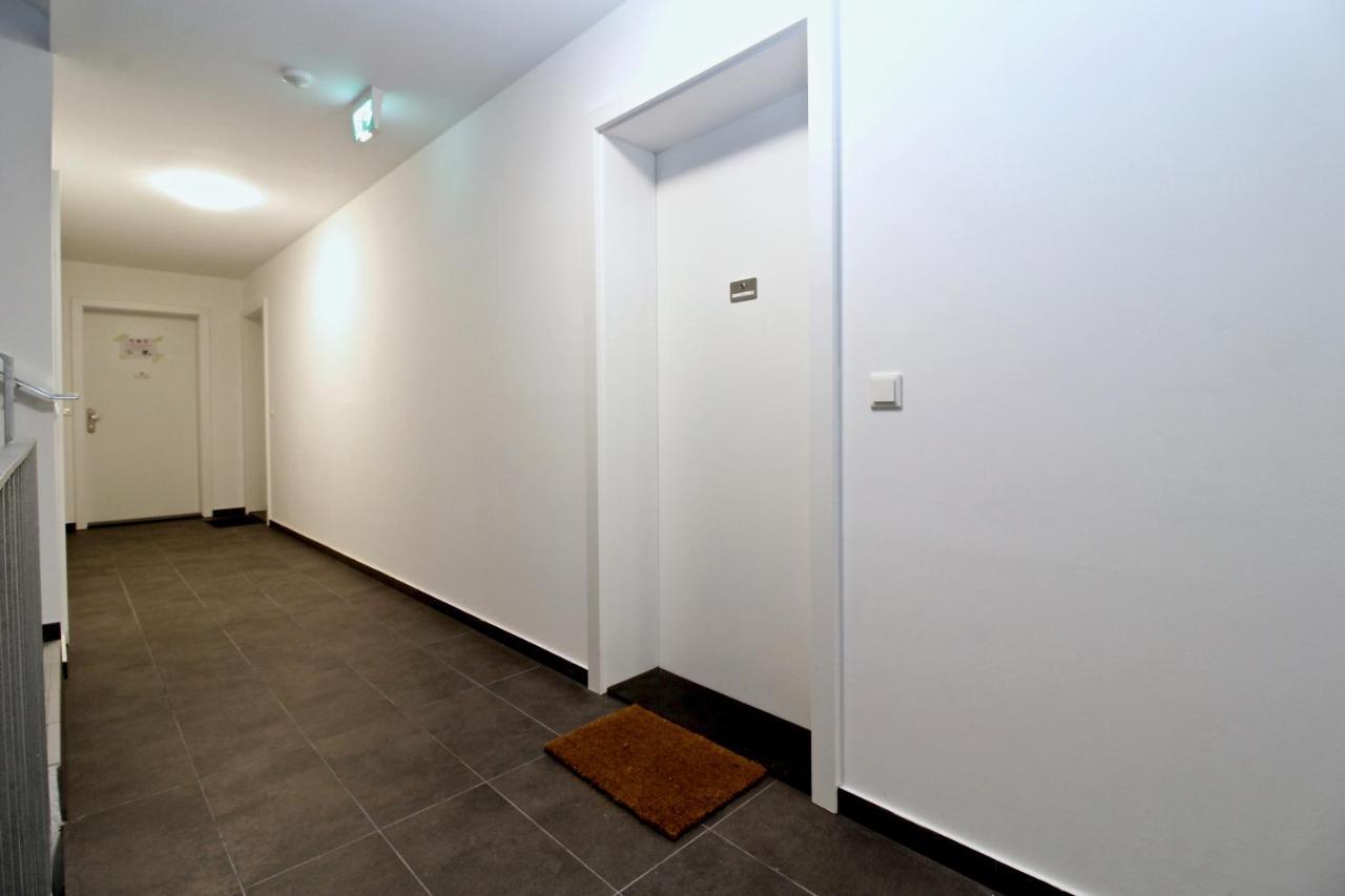 Balcony/Pool/Free Parking Garage Studio Wina Bagian luar foto
