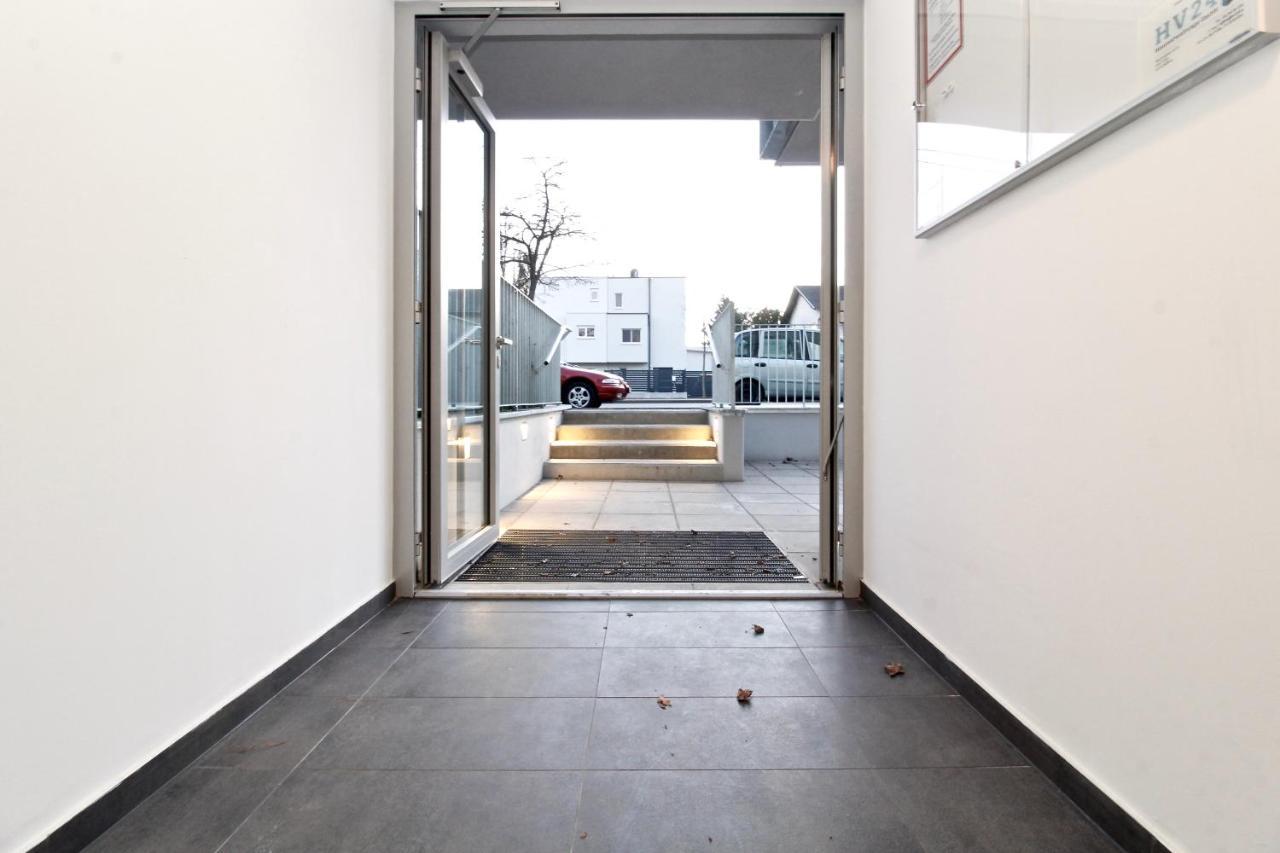 Balcony/Pool/Free Parking Garage Studio Wina Bagian luar foto